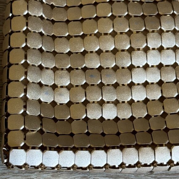 Vintage Cache Gold Chainmail Kiss Lock Shoulder Strap Evening Purse Clutch - Picture 12 of 12